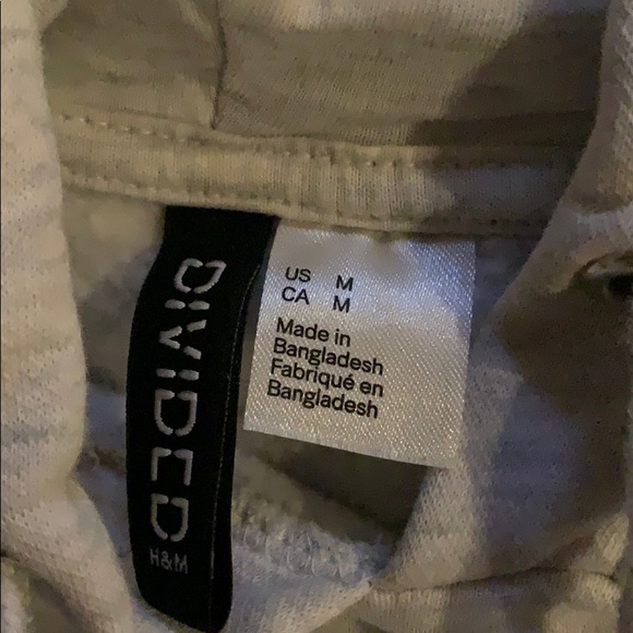 Crop style Hoodie in light heather grey - Picture 2 of 2